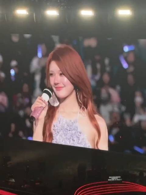 赵露思在生日会现场宣布成立新工作室，合约问题顺利解决了