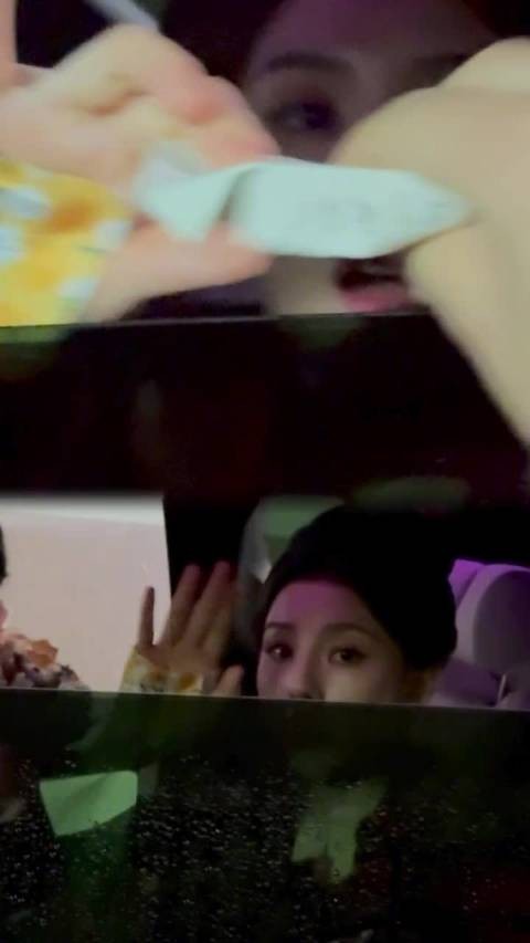 宋祖儿杀青夜送烤梨饭暖心应援粉丝