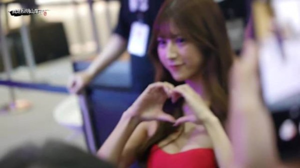 摄影师拍摄的2023台北国际成人展,日本女星的进场现场感受下