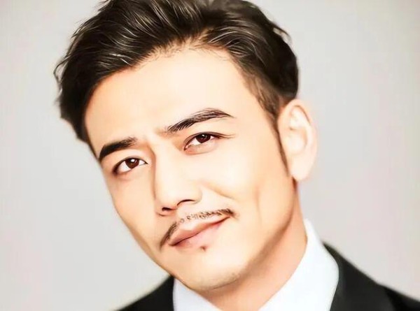 不顾央视警告顶风作案，与刘涛传出绯闻的杨烁，到底谁在给他撑腰