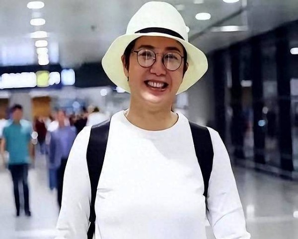 59岁蒋雯丽现状，定居国外，又瘦又老，一代女神消失不见
