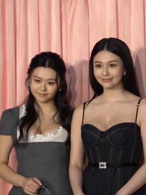 邱淑贞两个女儿沈月沈日同框亮相活动，遗传母亲美貌基因，最美星二代！