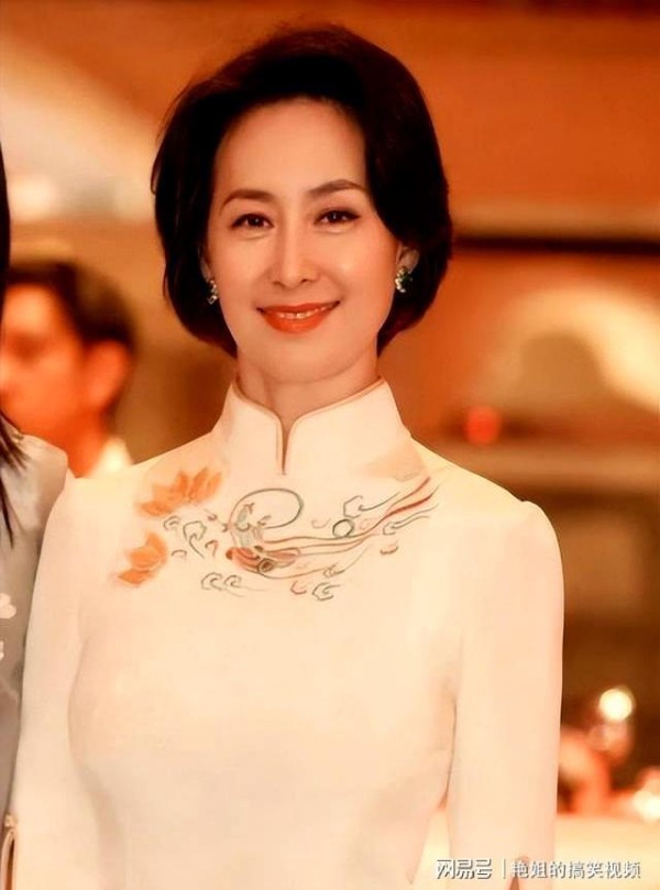 何猷君也没想到,自己63岁的大姐何超琼,竟还能再为赌王家族争光