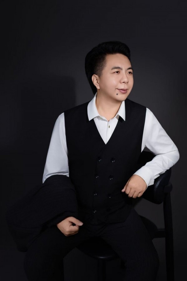 索南扎西：歌声传情，善行筑梦