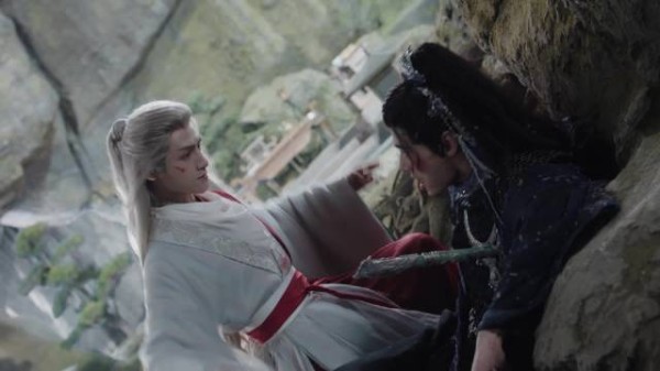 《水龙吟》柳眼恨错人33集,唐俪辞剖心晶救挚友