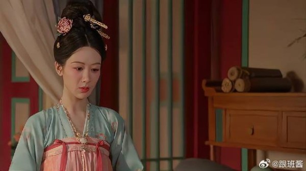 徐公看花店账目，何淮芳称他没有必要，徐公话让她受教