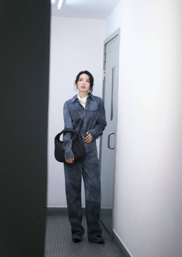 舒淇身材比例优越,表现力超强。