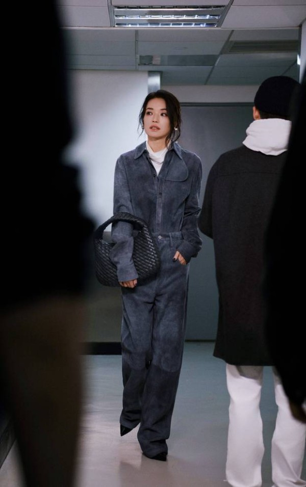 舒淇气质优雅。