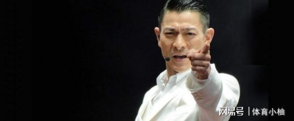 被央视公开点名表扬，尽显刘德华江湖地位，背后深意超乎想象。