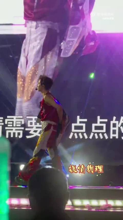 原来“哇声一片”才是演唱会的正确打开方式！