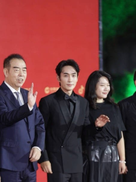 朱一龙金鸡奖红毯 直拍,今天帅到对不上焦! 朱一龙