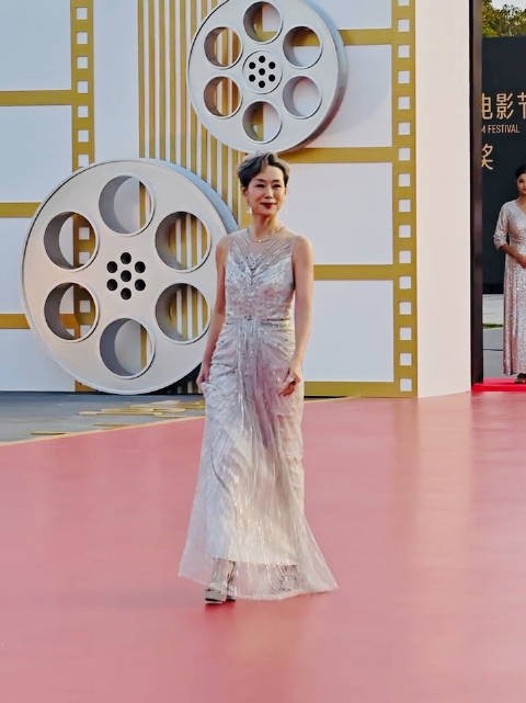 叶童好美!无惧年龄的成熟优雅美