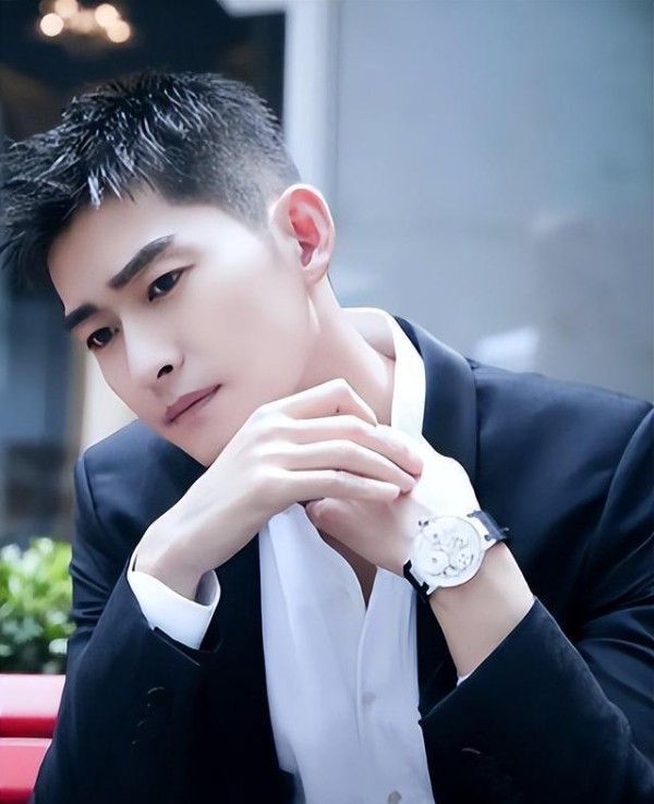 曝夜聚神秘美女仅24小时,张翰方揭女方真实身份,娜扎所言不虚!