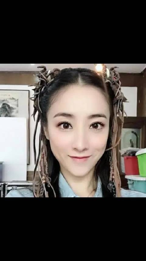 何珺举报张艺谋超生事件12年后，748万罚款换家庭重聚