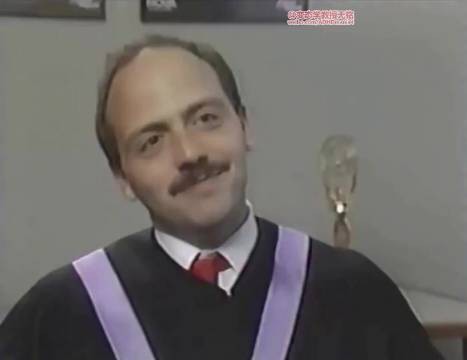 快来见识一下说话最快的人 每分钟500个词,快到不知道在说什么