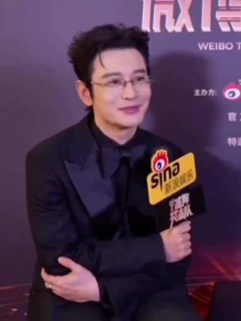 黄晓明称王鹤棣适合当导游，新综艺阵容引猜测