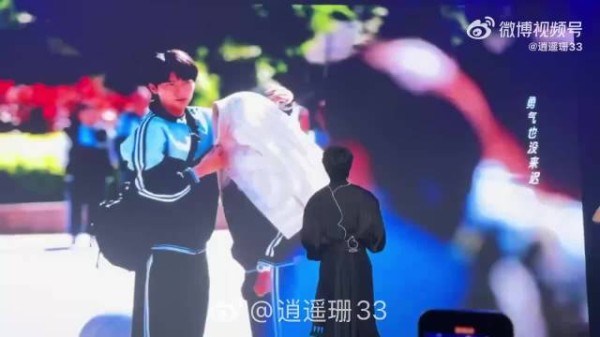 周翊然海外见面会座无虚席,焕羽片段引集体回忆