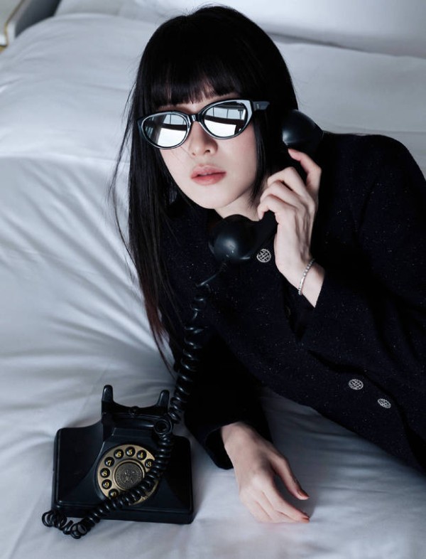 当天,江疏影工作室晒出她拍摄的写真大片!