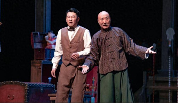 话剧《戏台》十年再启幕 陈佩斯重庆首演热度拉满