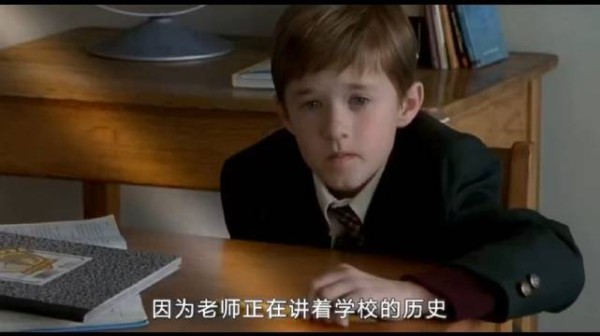 小男孩突然开了阴阳眼，发现学校竟然是刑场，却没人相信