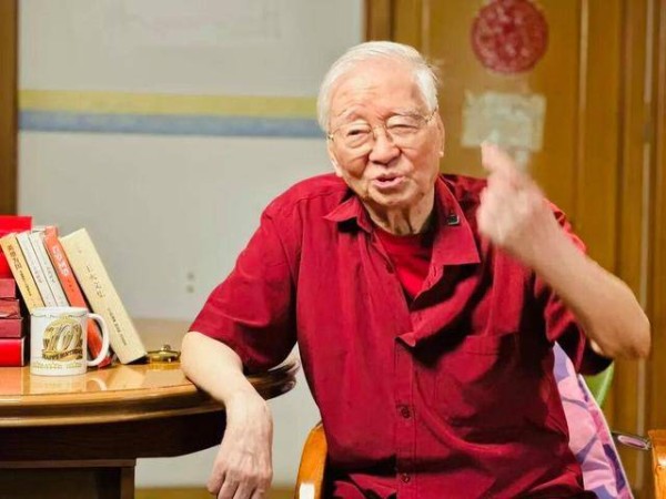 茅盾文学奖得主王火逝世 享年103岁