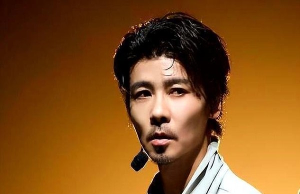 蔡少芬老公心脏突然有问题，看到51岁张晋憔悴的样子，真令人担忧