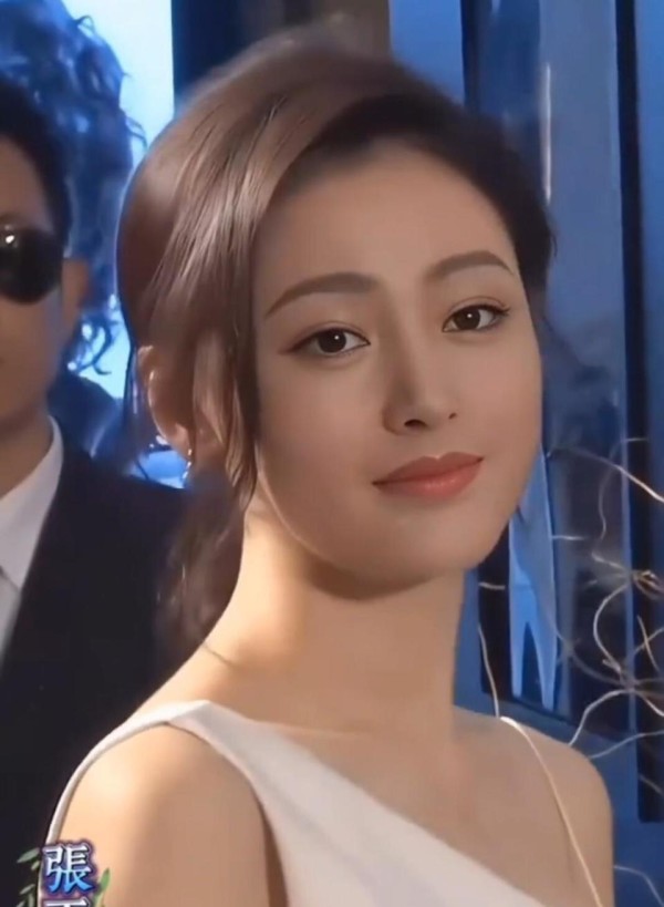 零下20度牵手，张天爱再度陷入情感风暴，三年情伤后勇闯争议区