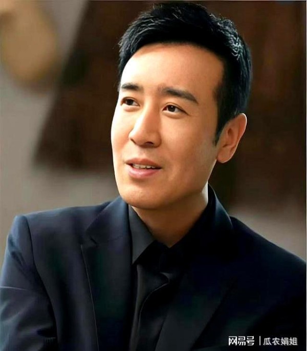 于和伟被传丑闻。一小女生对其穷追不舍，内容炸裂，知情者曝原因