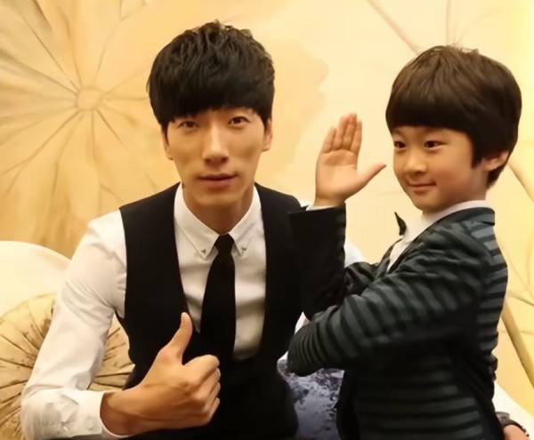 张亮儿子天天不受管教,在国外使女同学怀孕,女方家长有意回击!