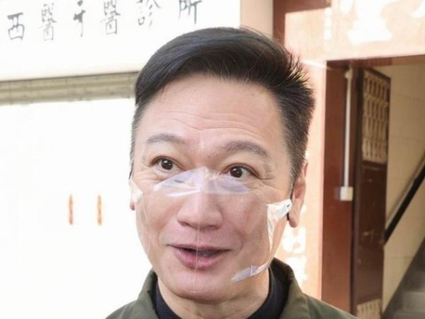 恭喜!61岁香港知名男星秘密再婚,现任妻子容貌首次曝光