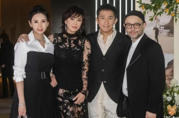 邱淑贞侄女在台湾办婚礼，场面隆重盛大，刘嘉玲关之琳同场好贵气