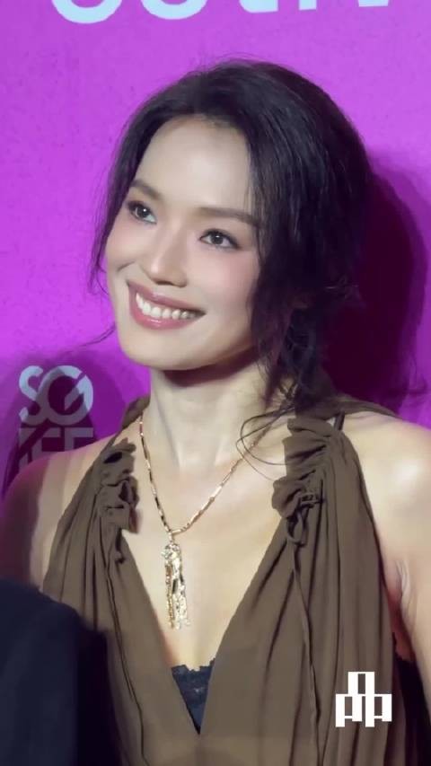 舒淇穿Oude Waag长裙亮相新加坡电影节