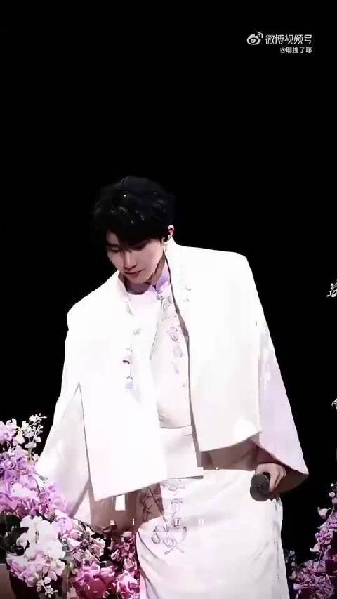 马嘉祺民国风撑伞变装惊艳瞬间