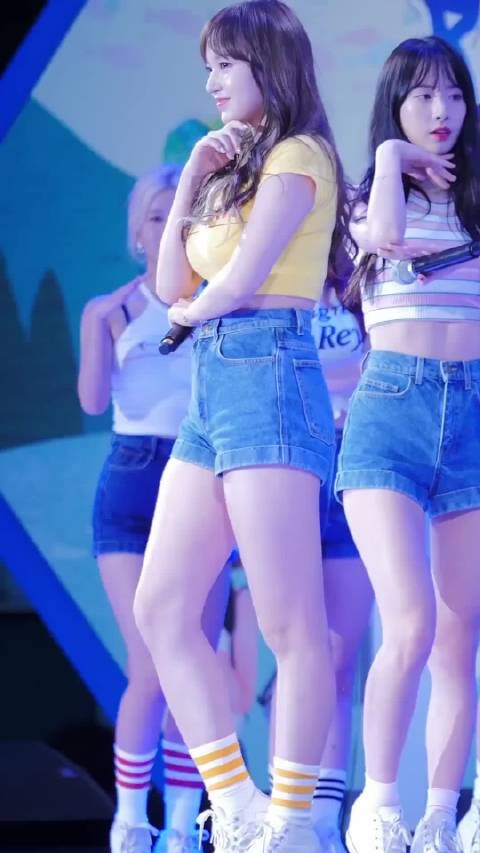 程潇Happy当时我只看过正面视角的,这场右侧直拍我还是第一次看到