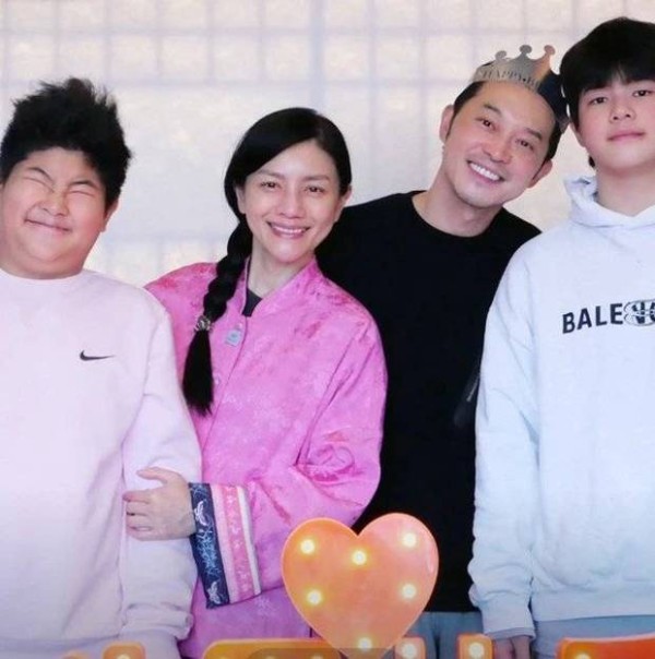 据公开资料显示，沙溢和胡可于2011年2月举办婚礼；2011年7月，胡可产子；2014年8月，胡可再得一子。