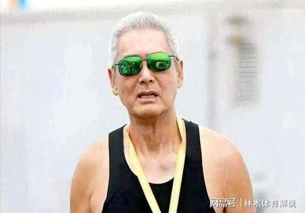 未见捐款，却登台捞金？曾扬言捐款56亿的周润发，如今成众矢之的