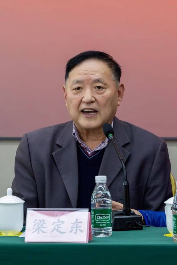 《红茶坊》《石库门的笑声》，编剧都是他！上海市文联举办梁定东作品研讨会