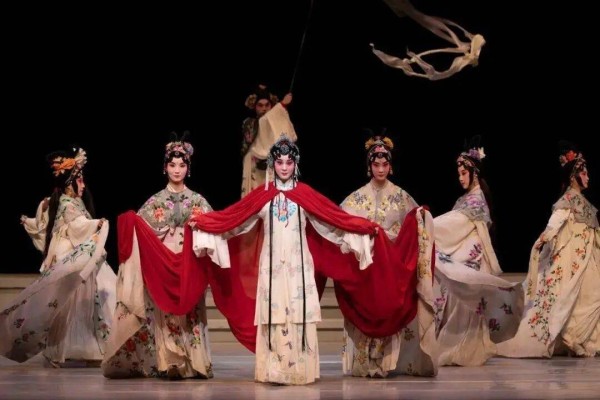 守正创新：传统戏的价值锚点