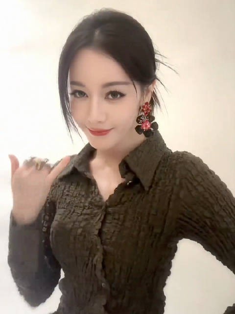 361度无死角内娱顶美就是怎么拍都好看啊!要不人家是迪丽热巴呢