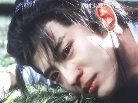 重昭对茯苓的爱,宛如旧时虐恋小说中女主痴心错付男主的宿命般揪心