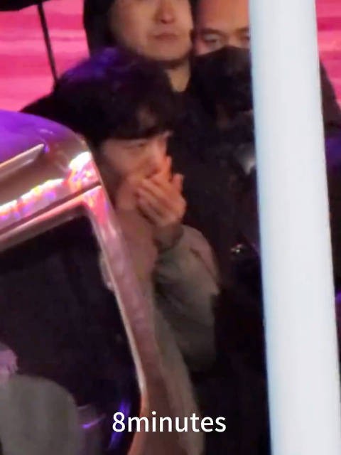 哎呦感觉要冷晕这个小赞赞 疯狂哈气吹手