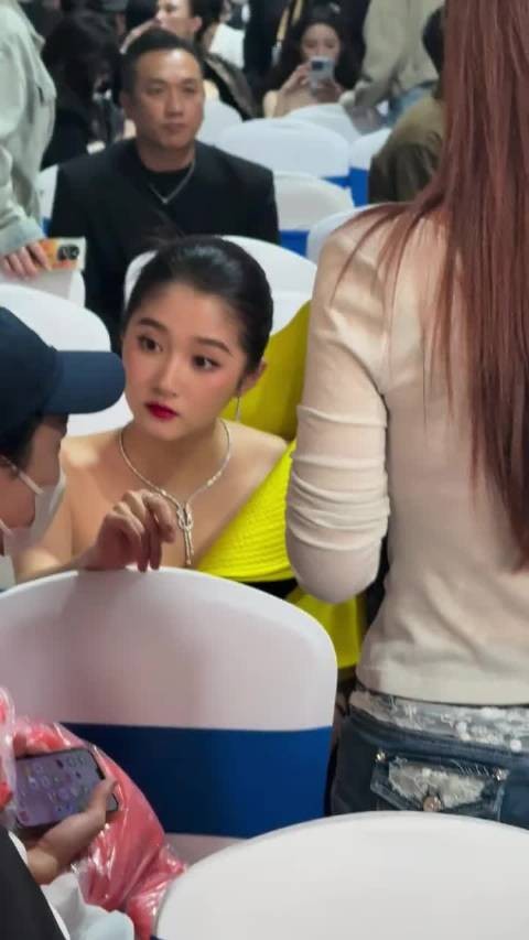 关晓彤的近照也太美了吧！