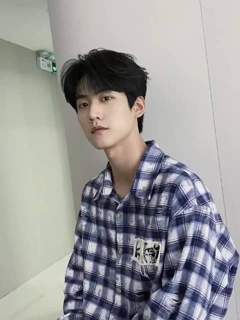 他真的是一个很棒的小伙子 期待看到更多他的作品