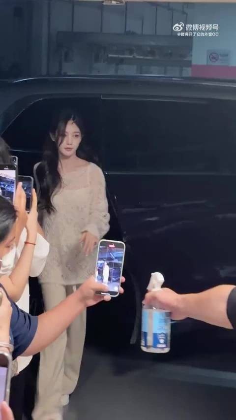 李一桐《美人余》余梦今日路透,可盐可甜!