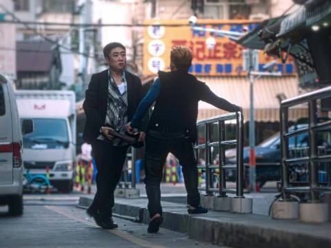 乔杉新片《金刚不坏》全国热映,路见不平直接干