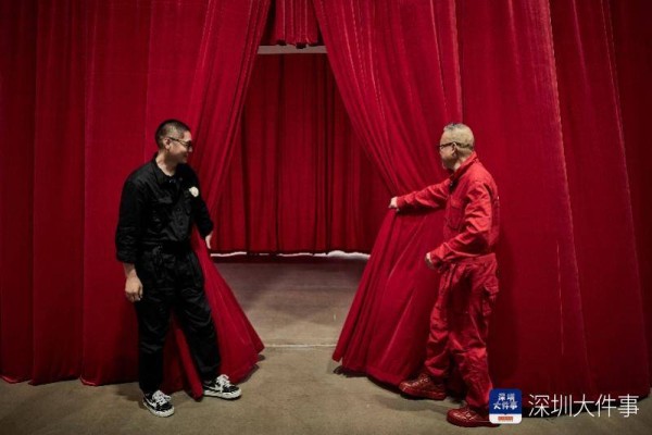 红与黑,节奏与蓝调,这场展览呈现两种生命力量的对话