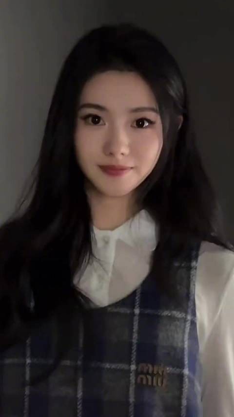 刘浩存也cha了 eat it up,是可爱版的