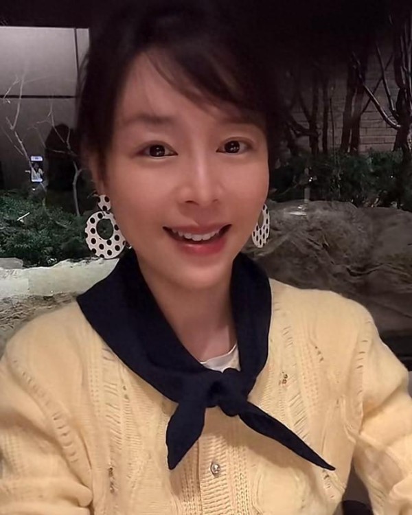 张静初和朋友北京聚餐吃人均2000素食宴，一道菜就一口量吃不饱