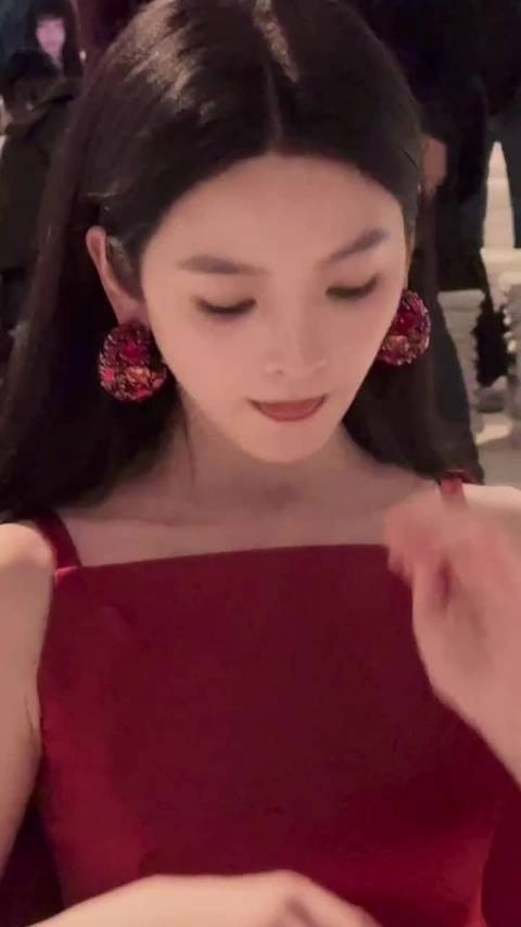 好美啊，被章若楠硬控的一天，感觉就像没化妆一样，太天生丽质了