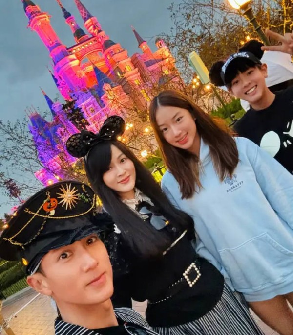 吴尊称不担心女儿恋爱 会请对方到家吃饭